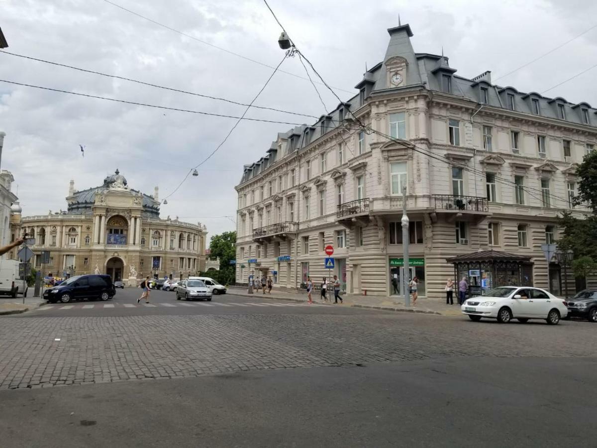 Apartmens Near Opera House Lejlighed Odessa Eksteriør billede
