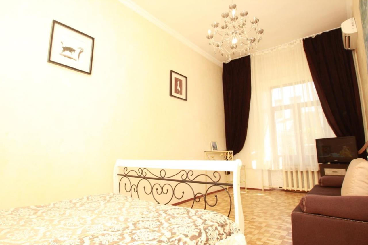 Apartmens Near Opera House Lejlighed Odessa Eksteriør billede